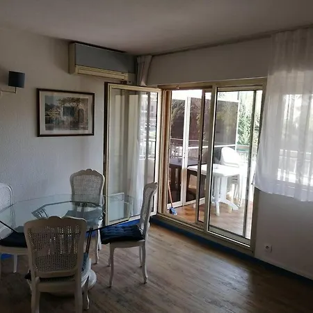 Parfum De Mimosa 생트막시메